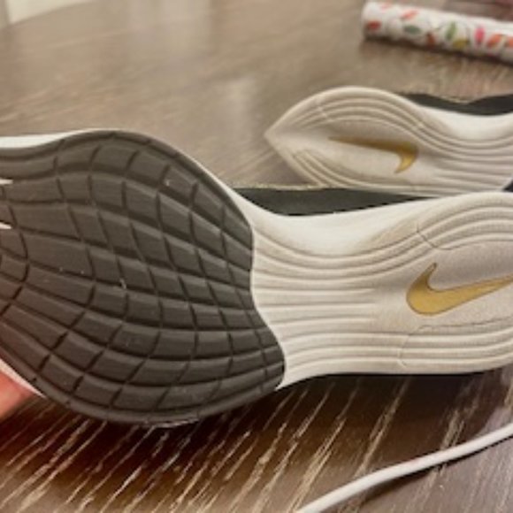 Nike ZoomX Vaporfly Next% 2 Womens size 8 - Picture 16 of 16